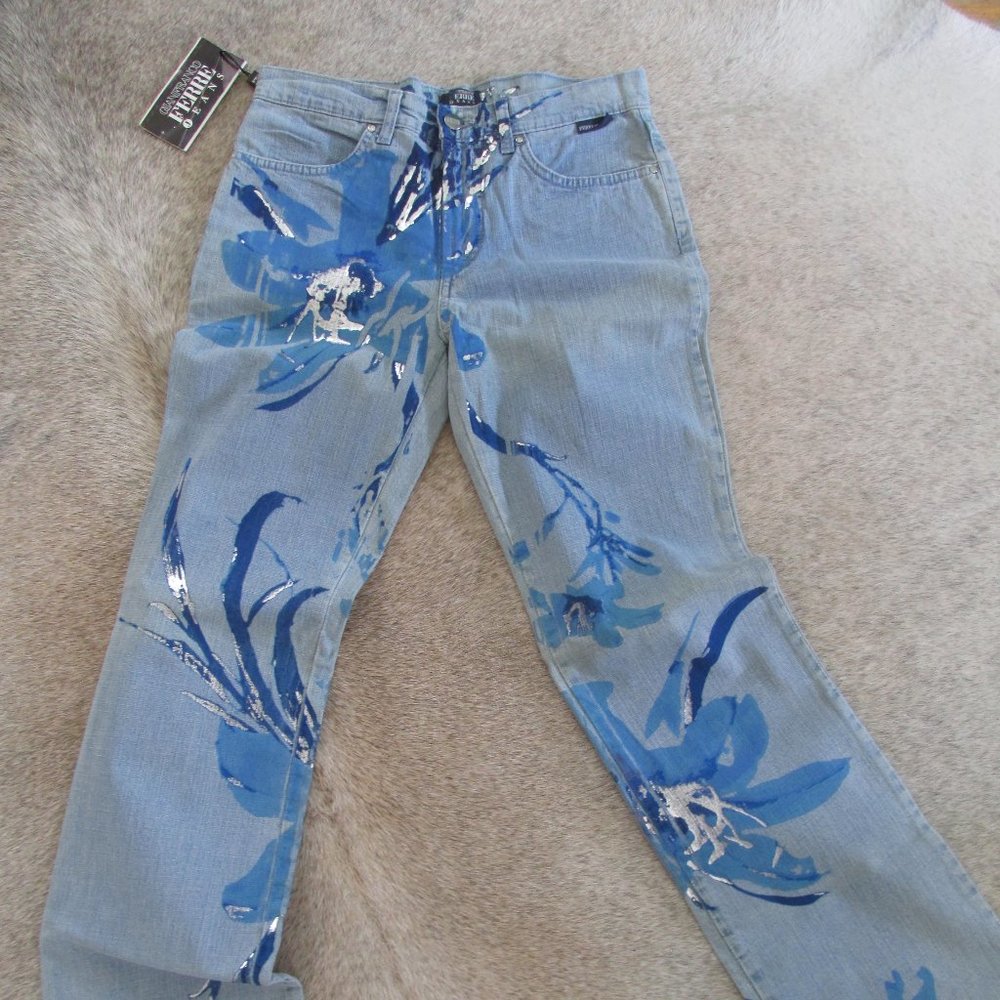 NWT- Ferre Jean- light denim w/ blue & silver embossing - boot cut- size 28